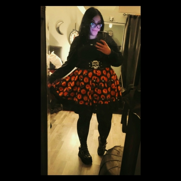 Meet your Posher, Leigh - Picture 3 of 3